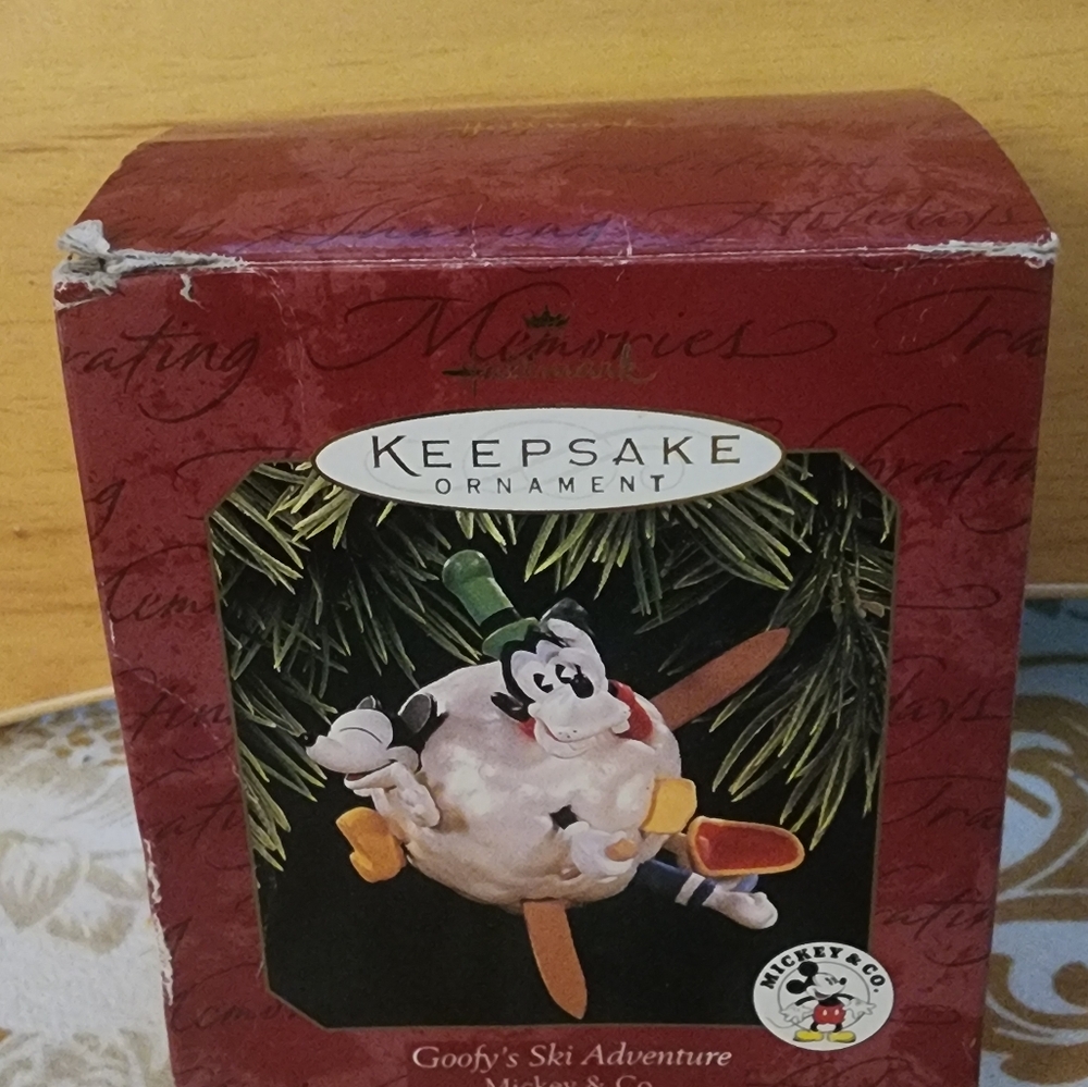 KEEPSAKE the Label Red and White Goofy Ornament